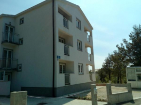Apartments with a parking space Starigrad, Paklenica - 12992
